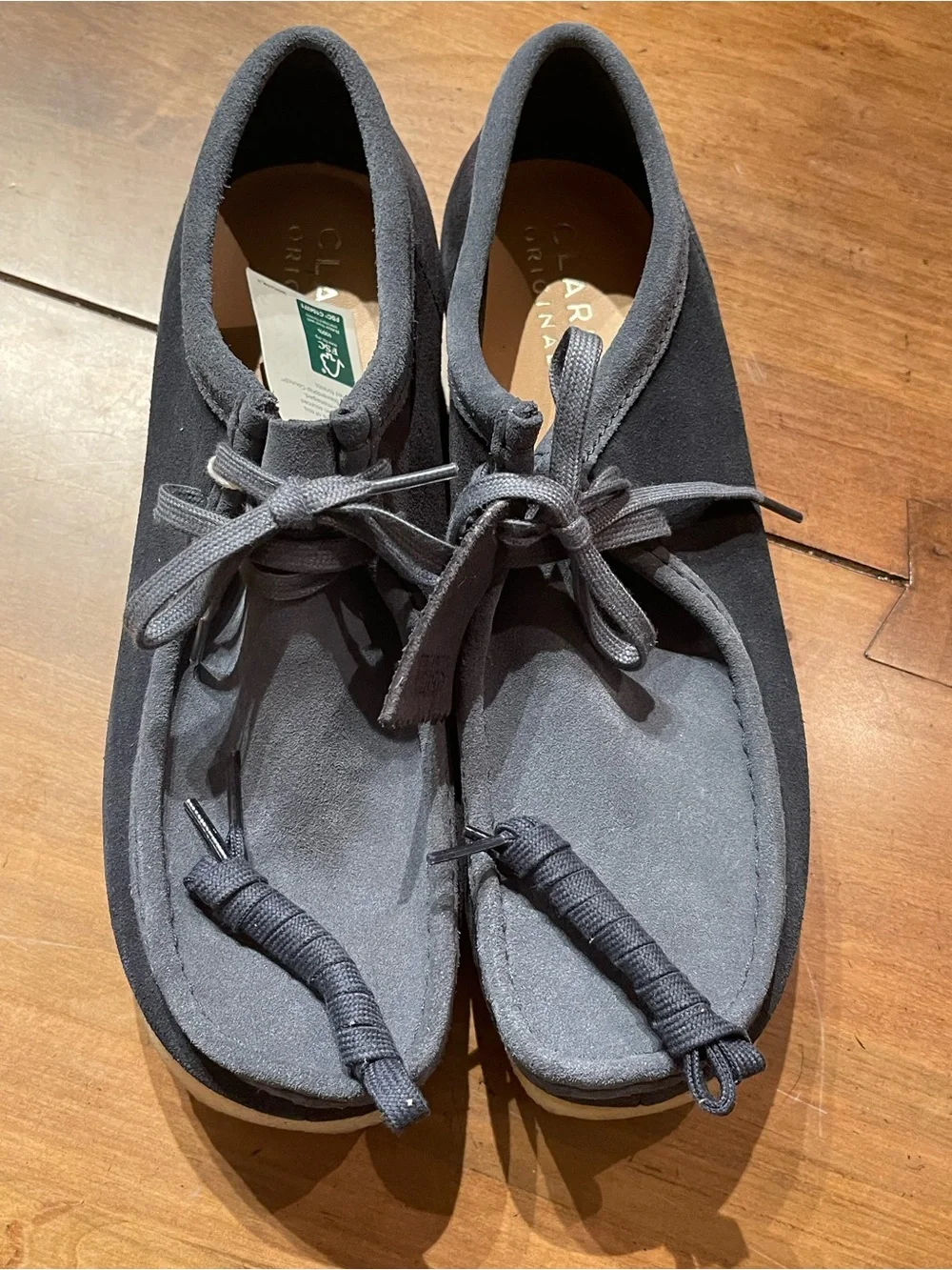 Clarks Men’s Blue/Charcoal Suede Chukka Wallabee Lace Shoes
